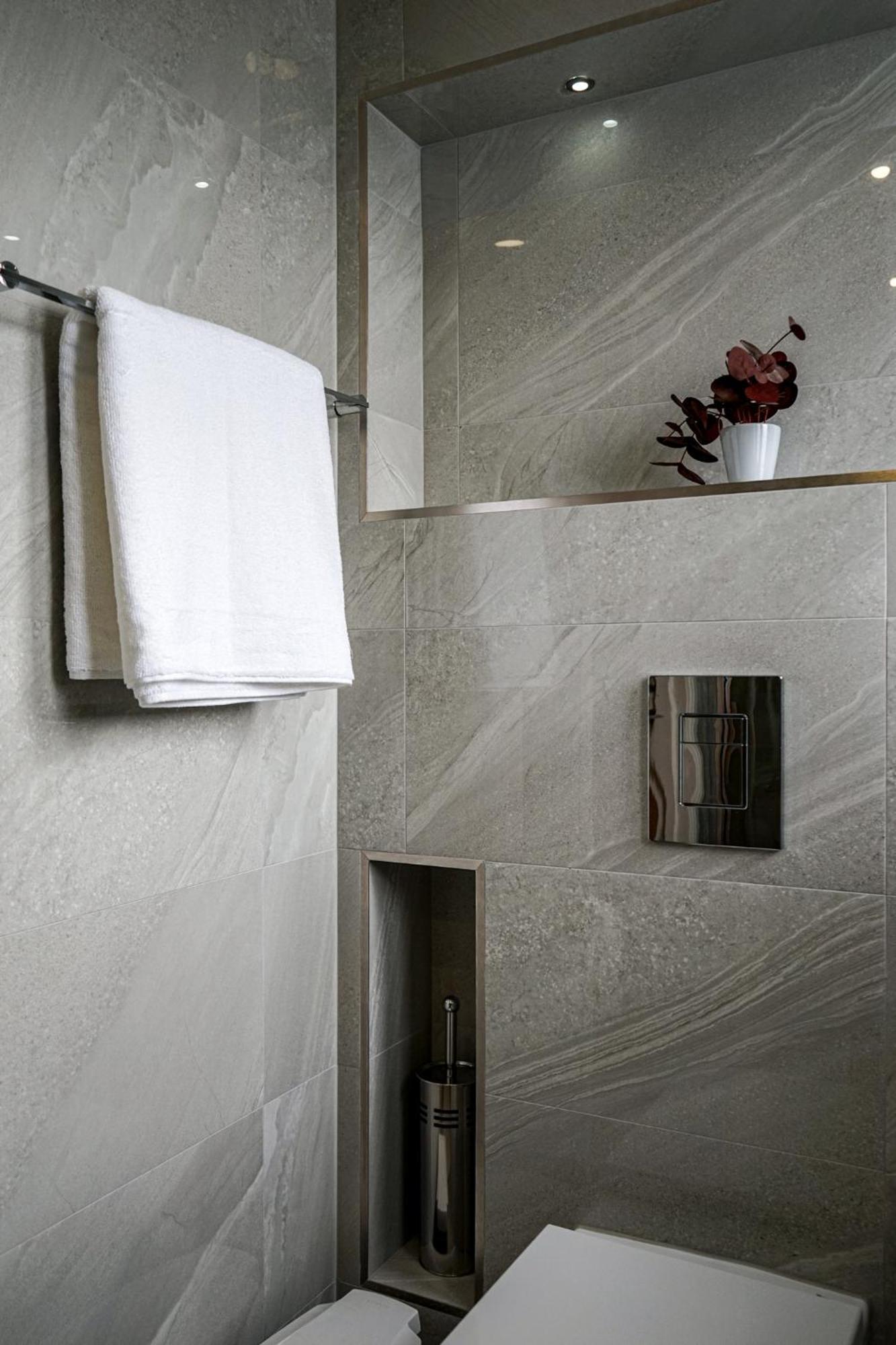 Luxury 5 Star Apartments, Parking, Garden, Near Metro Stations 10-15Mins To London Exterior photo